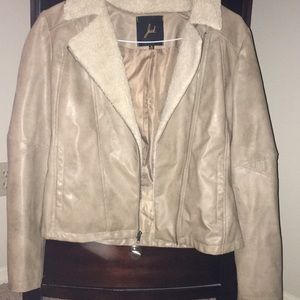 Stylish khaki colored Jack jacket with faux fur